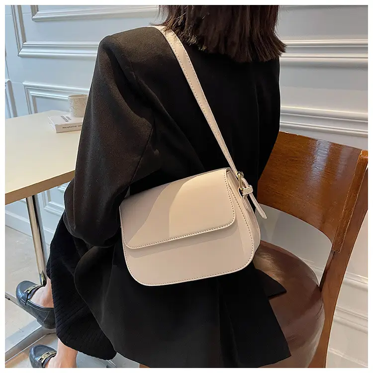 Black Textured Crossbody Bag 2024 New Style — feature 15