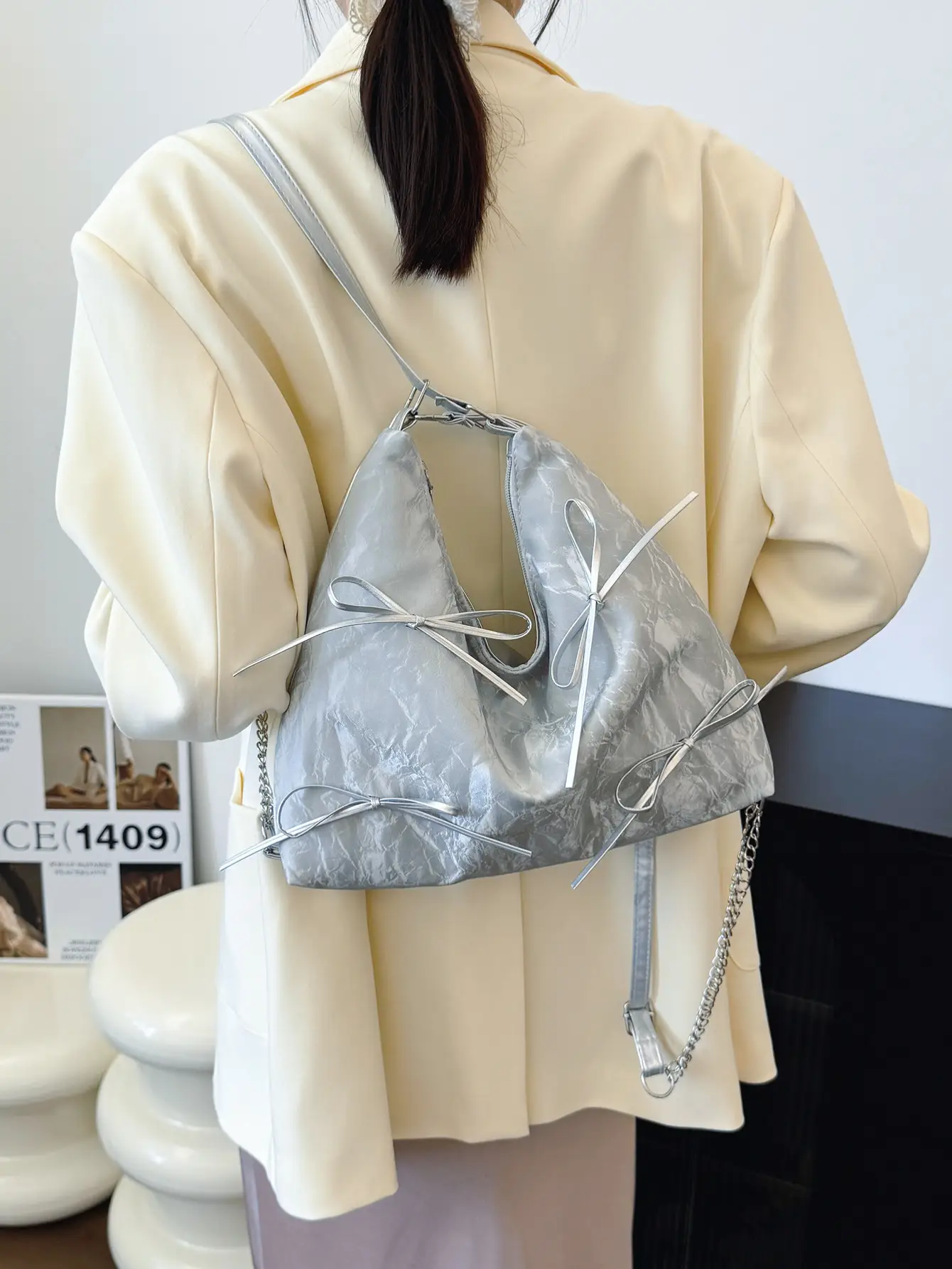 Women's Cream Chain Strap Tote Bag Large Capacity Travel Backpack - Image 5