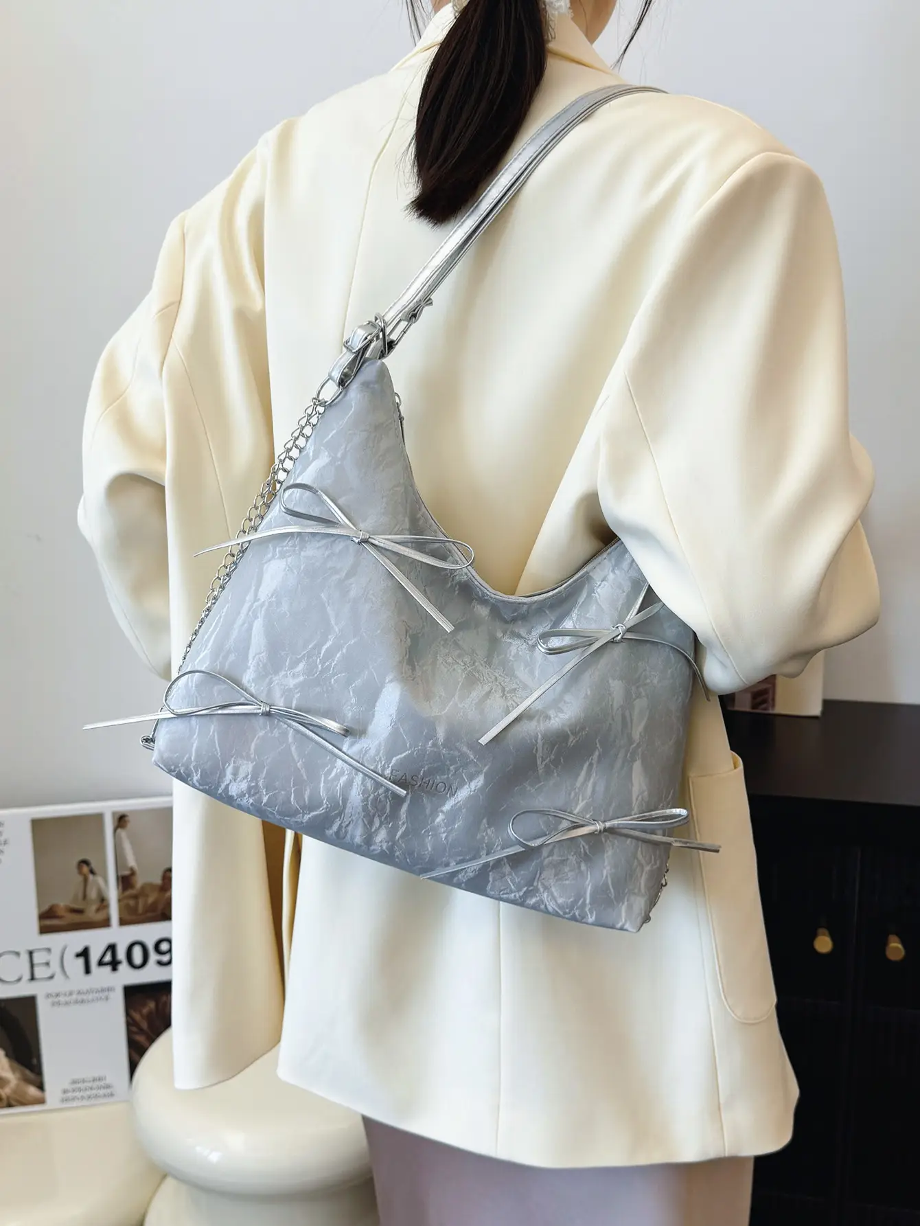 Women's Cream Chain Strap Tote Bag Large Capacity Travel Backpack - Image 6
