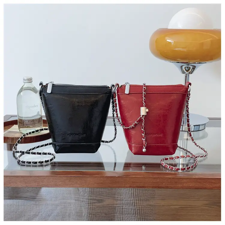 Women's Red Chain Shoulder Bag 2024 New Style — feature 26