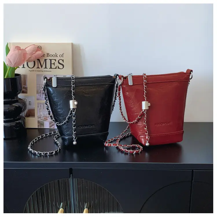 Women's Red Chain Shoulder Bag 2024 New Style — feature 29