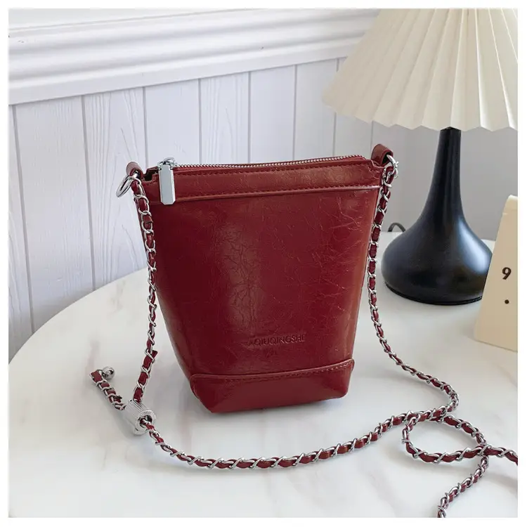 Women's Red Chain Shoulder Bag 2024 New Style — feature 32