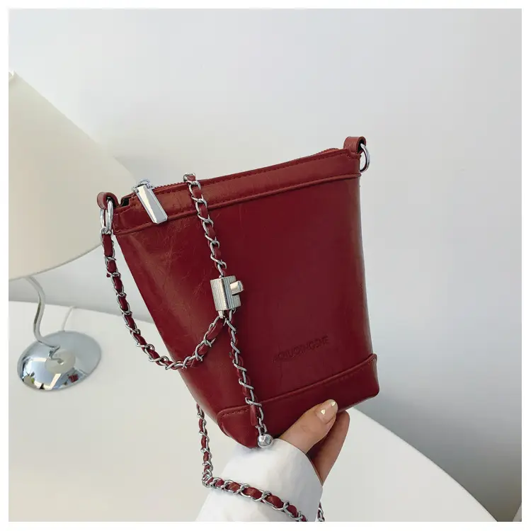 Women's Red Chain Shoulder Bag 2024 New Style — feature 35