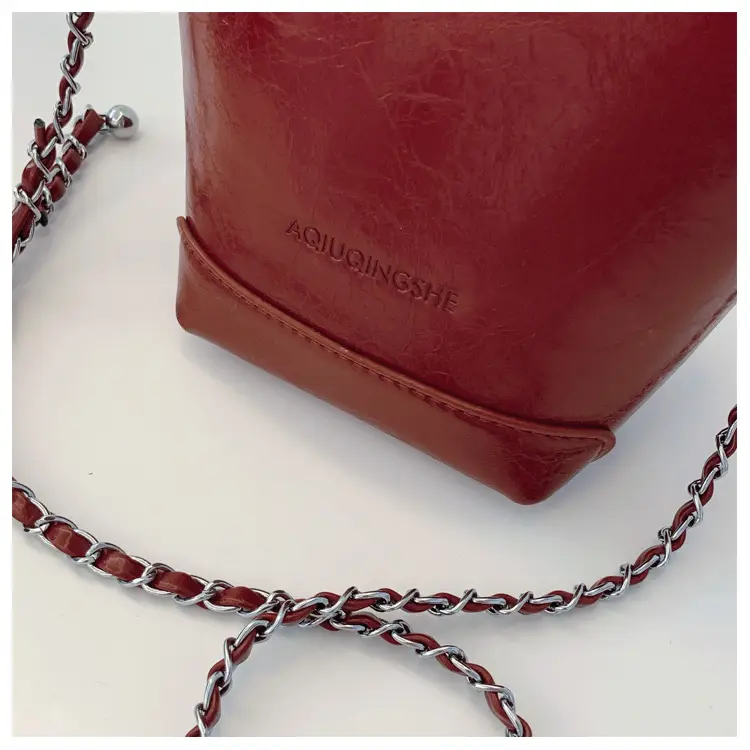 Women's Red Chain Shoulder Bag 2024 New Style — feature 37