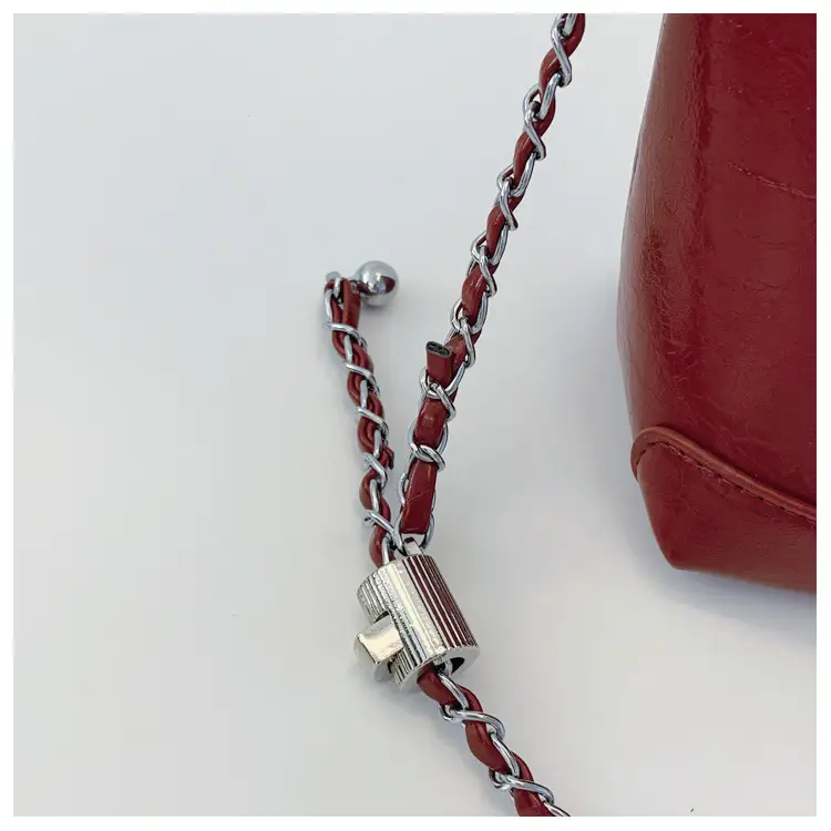 Women's Red Chain Shoulder Bag 2024 New Style — feature 39