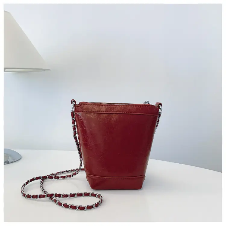 Women's Red Chain Shoulder Bag 2024 New Style — feature 40