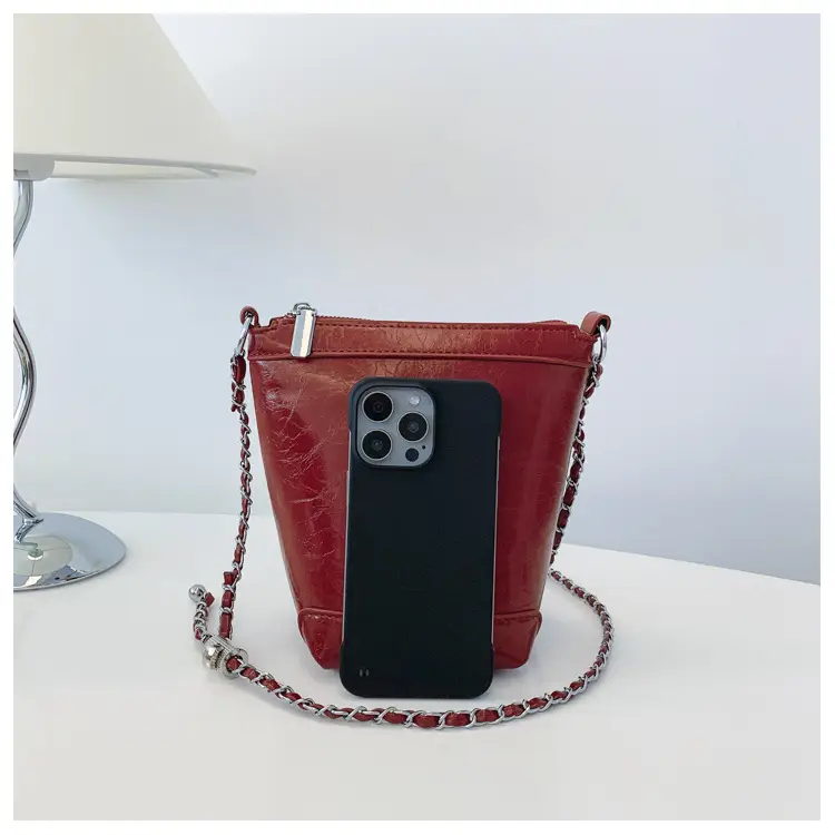 Women's Red Chain Shoulder Bag 2024 New Style — feature 41