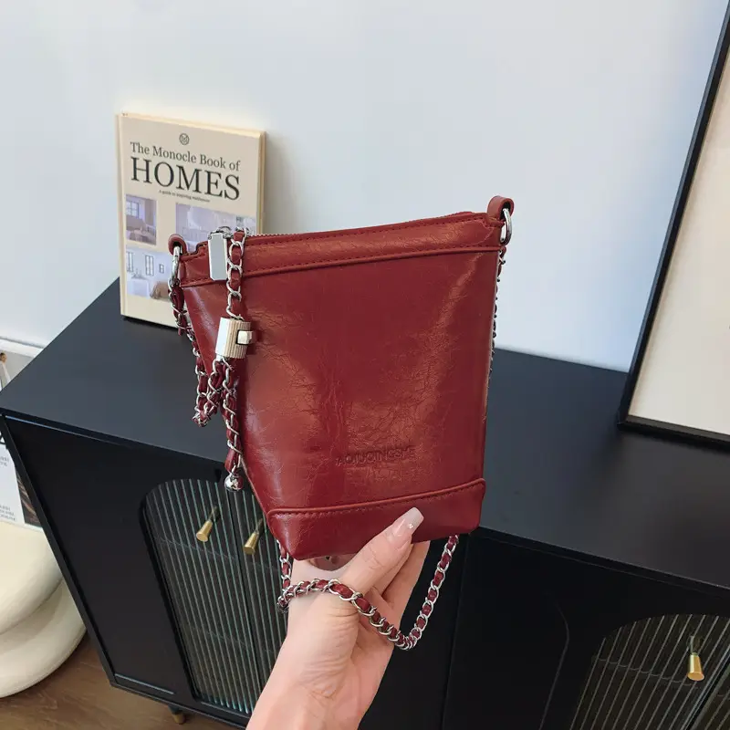 Women's Red Chain Shoulder Bag 2024 New Style - Image 2