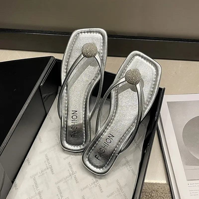 Fairy Style Flip-flops for Women's Outer Wear 2024 New Flats Bottom Versatile Flip-flops Non-slip Summer Seaside Beach Sandals - Image 2