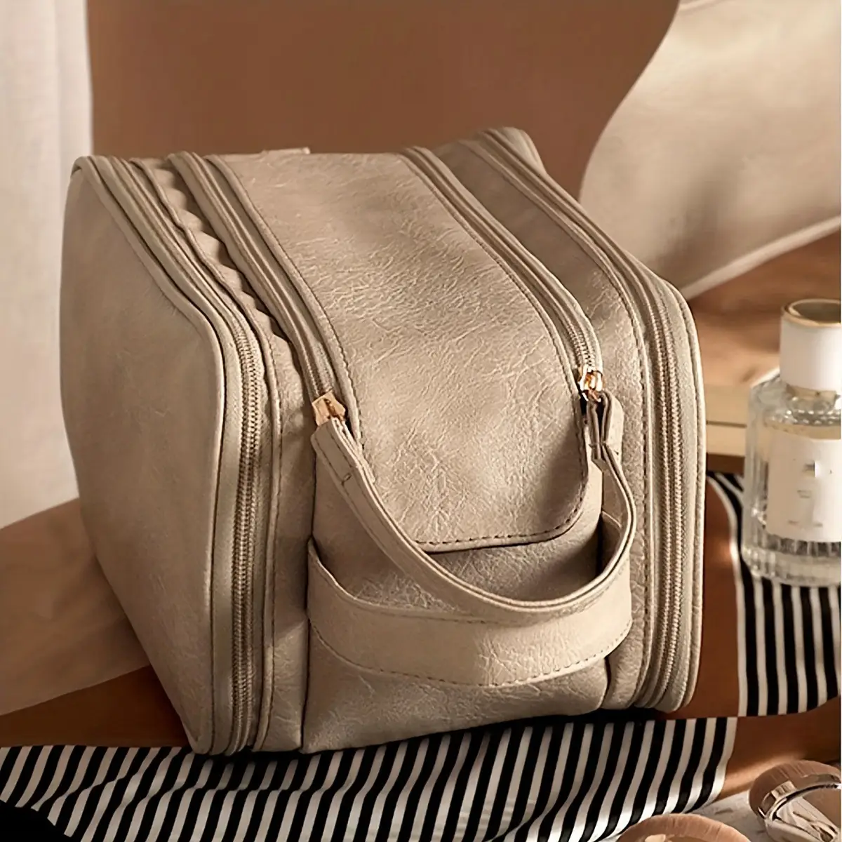 2025 Waterproof Travel Makeup Bag for Women — feature 8