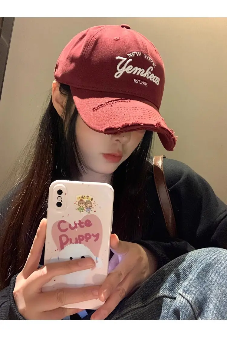 Women Red Baseball Cap with "American Style" Logo — feature 7