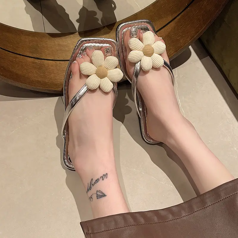 Flower Breathable Flip Flops 2024 Summer New Style Super Soft Trendy Casual Korean Style Women's Sandals Flat Heels Women's Shoes — feature 3