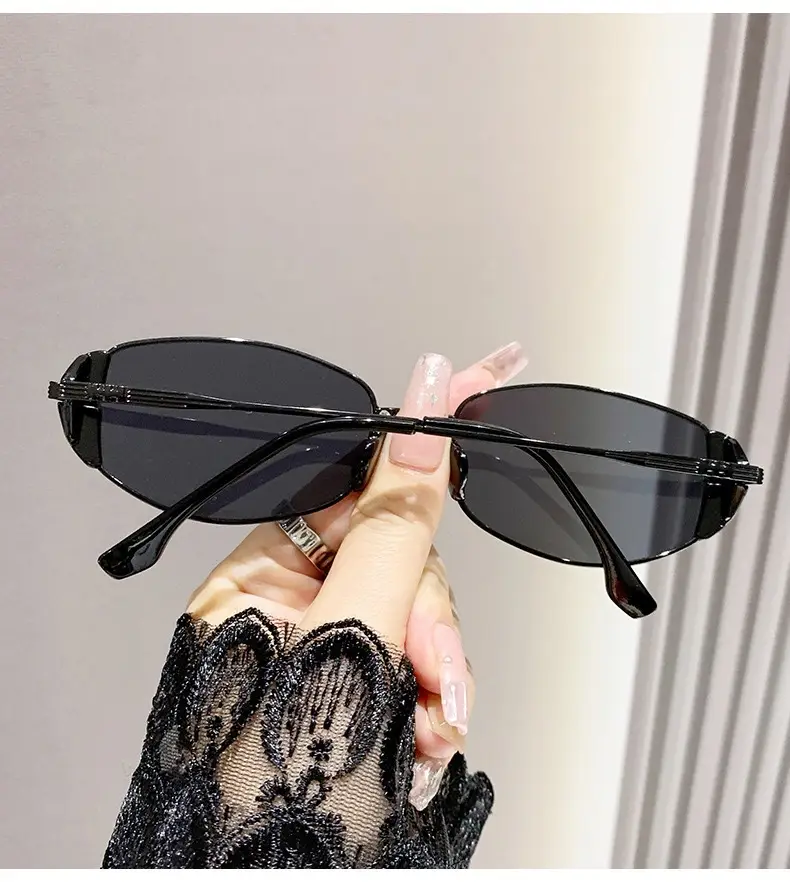 Women's Cat's Eye Sunglasses Black Round Face Slimming — feature 14