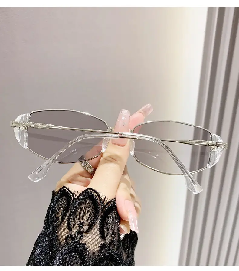 Women's Cat's Eye Sunglasses Black Round Face Slimming — feature 17