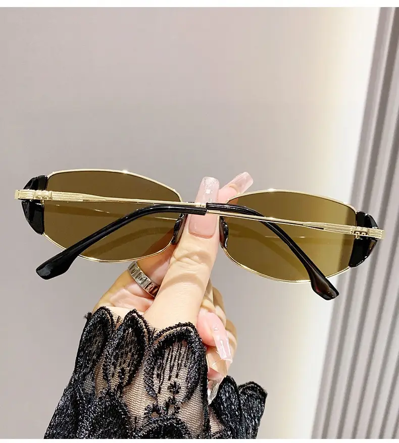 Women's Cat's Eye Sunglasses Black Round Face Slimming — feature 23