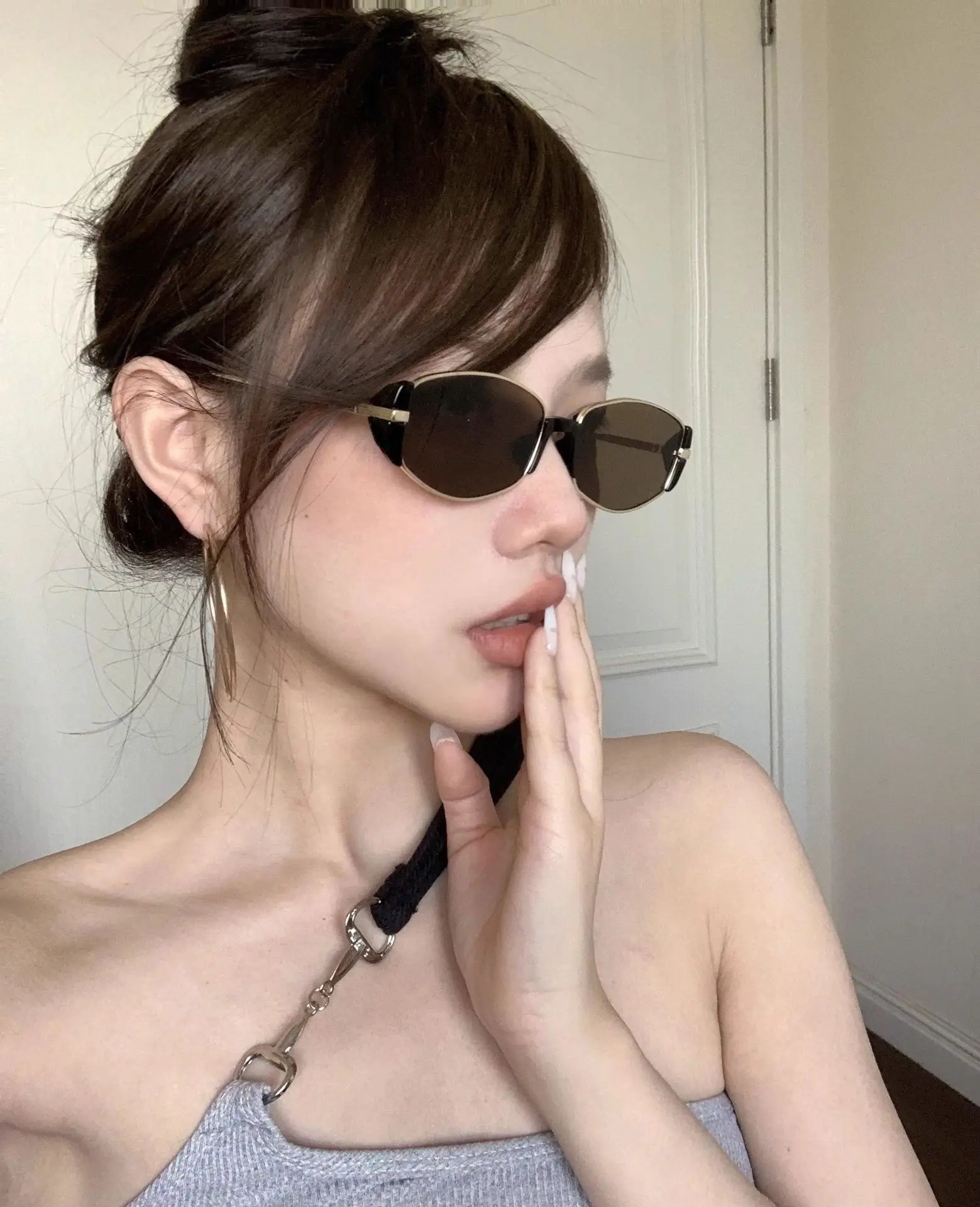 Women's Cat's Eye Sunglasses Black Round Face Slimming — feature 5