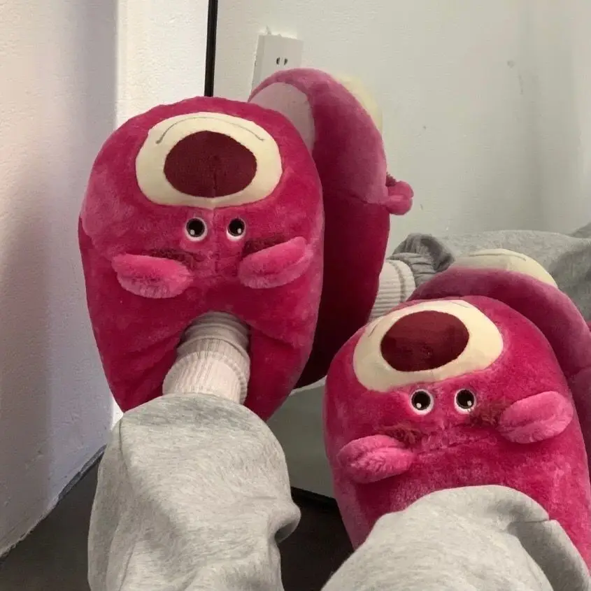 Strawberry Bear Cotton Slippers for Girls' Dormitory, Home, Fully Enclosed, Warm, Non-Slip, Plush Shoes, Sister's Winter Soft and Cute Warm Slippers