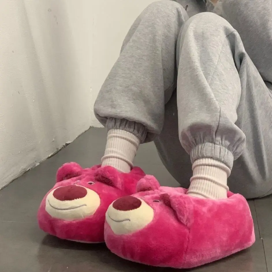 Strawberry Bear Cotton Slippers for Girls' Dormitory, Home, Fully Enclosed, Warm, Non-Slip, Plush Shoes, Sister's Winter Soft and Cute Warm Slippers — feature 1