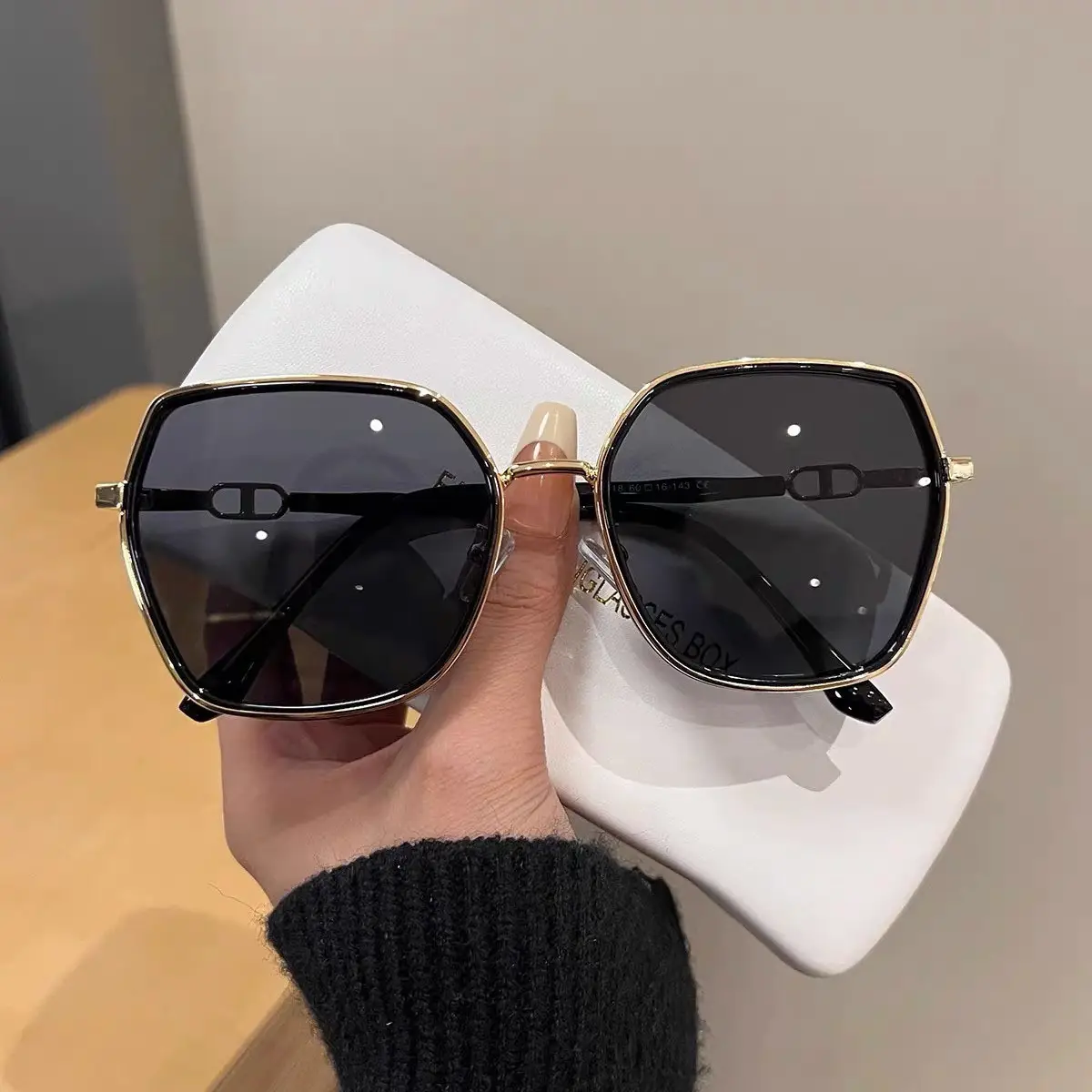 Women Anti-UV Sunglasses 2026 Slimmed Design — feature 37