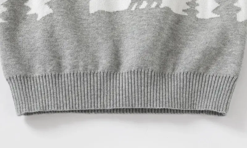 Boy's Snow Mountain Bear Sweater Medium Size — feature 12