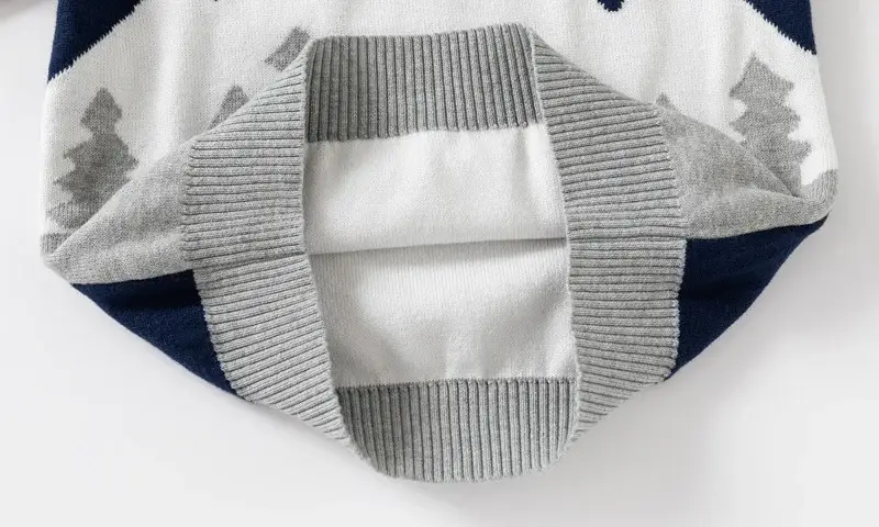 Boy's Snow Mountain Bear Sweater Medium Size — feature 14