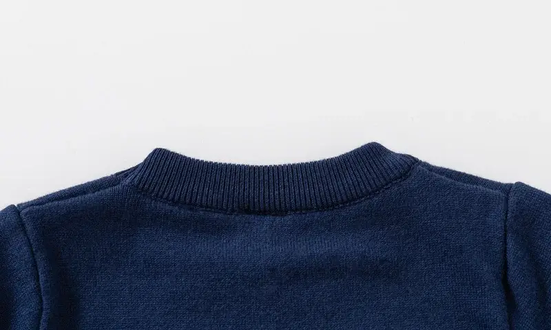 Boy's Snow Mountain Bear Sweater Medium Size — feature 18
