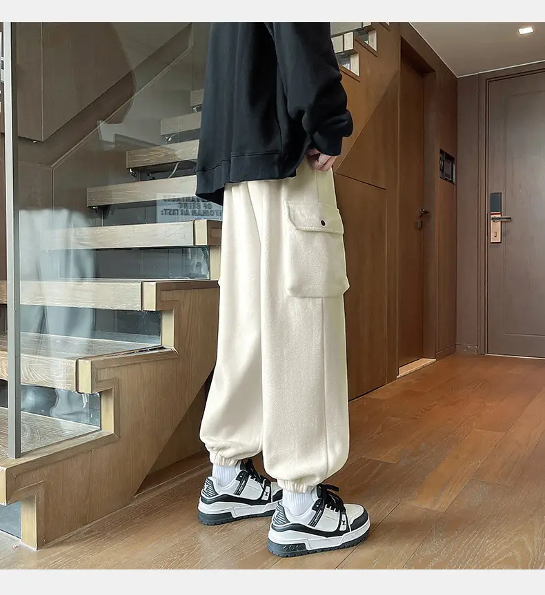 Black Fleece Jogger Pants with Large Pocket for Men — feature 10