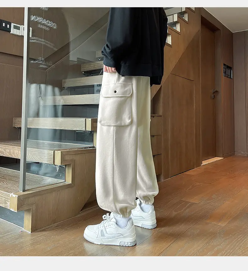 Black Fleece Jogger Pants with Large Pocket for Men — feature 11