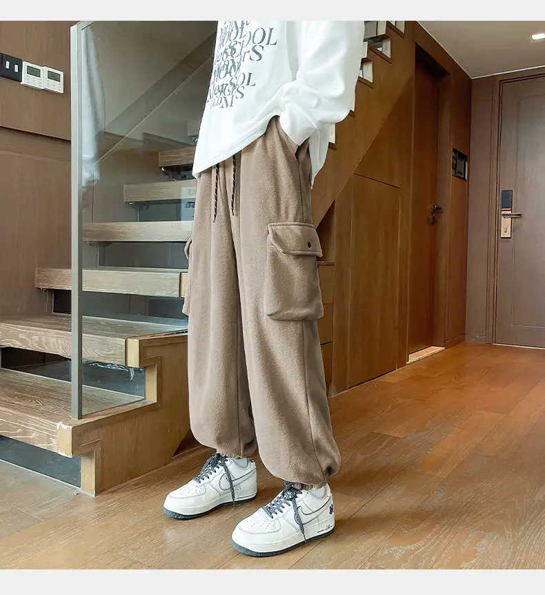 Black Fleece Jogger Pants with Large Pocket for Men — feature 19