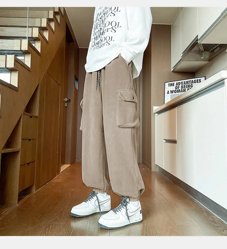 Black Fleece Jogger Pants with Large Pocket for Men — feature 20