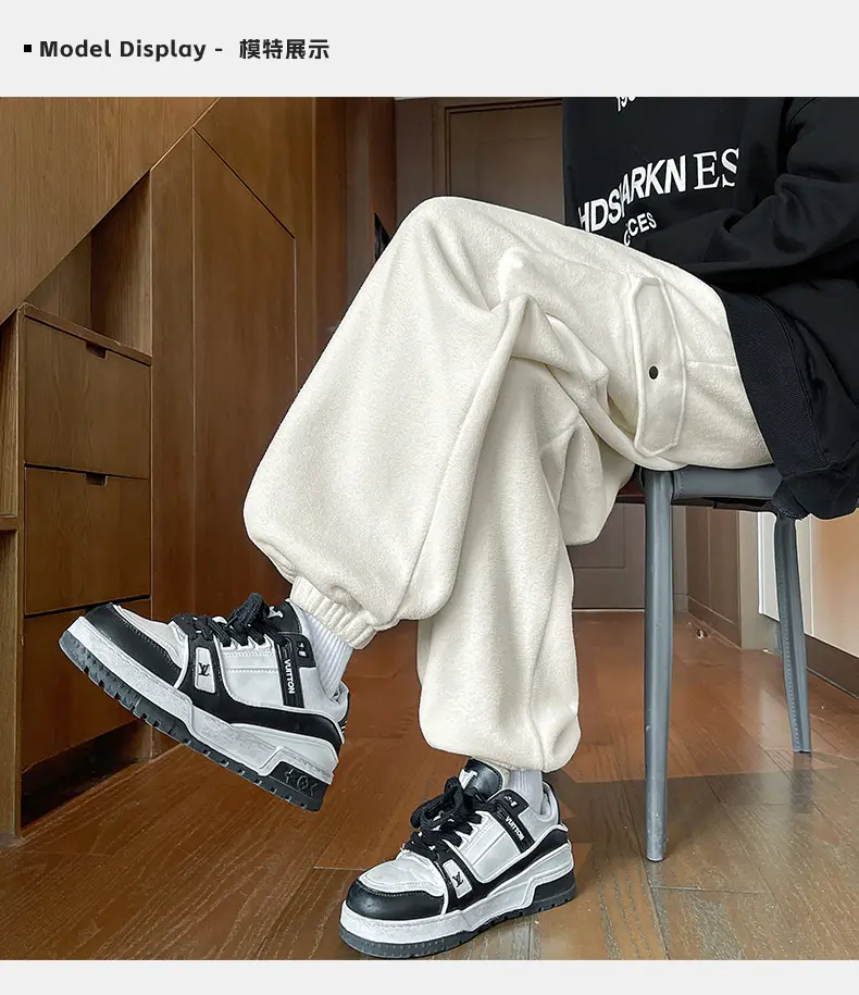 Black Fleece Jogger Pants with Large Pocket for Men — feature 7