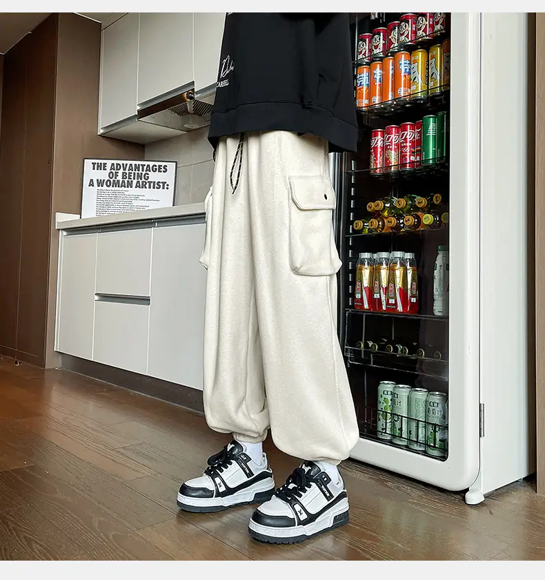 Black Fleece Jogger Pants with Large Pocket for Men — feature 9