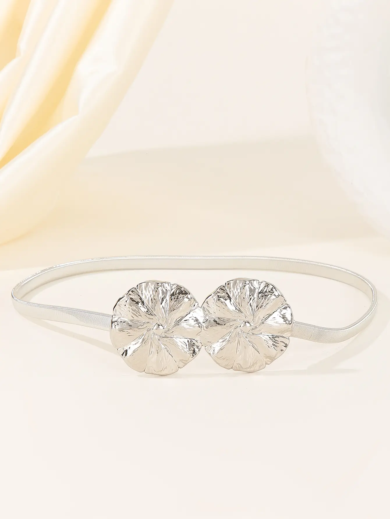 1411#2 round flower pattern (spring chain) silver