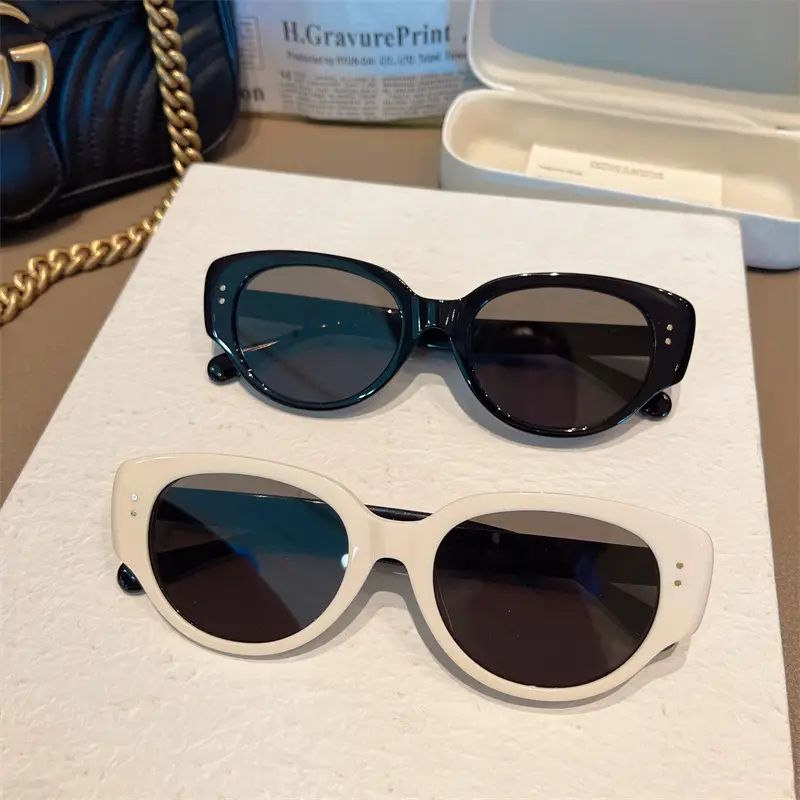Trendy Black Acetate Sunglasses for Men Women - Image 6