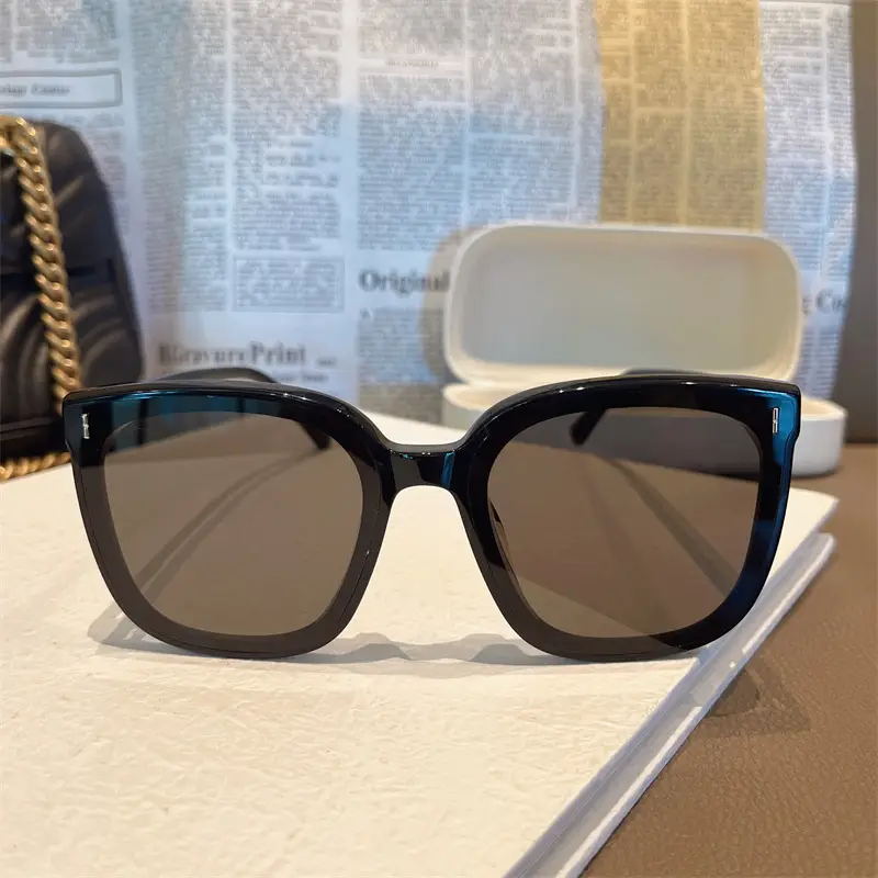 Black Polarized Sunglasses with Anti-UV Lenses — feature 4