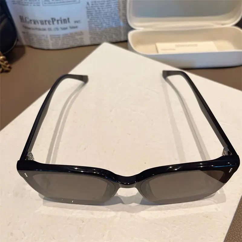 Black Polarized Sunglasses with Anti-UV Lenses — feature 5