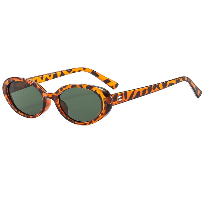 Green Retro Oval Sunglasses for Women - Image 13