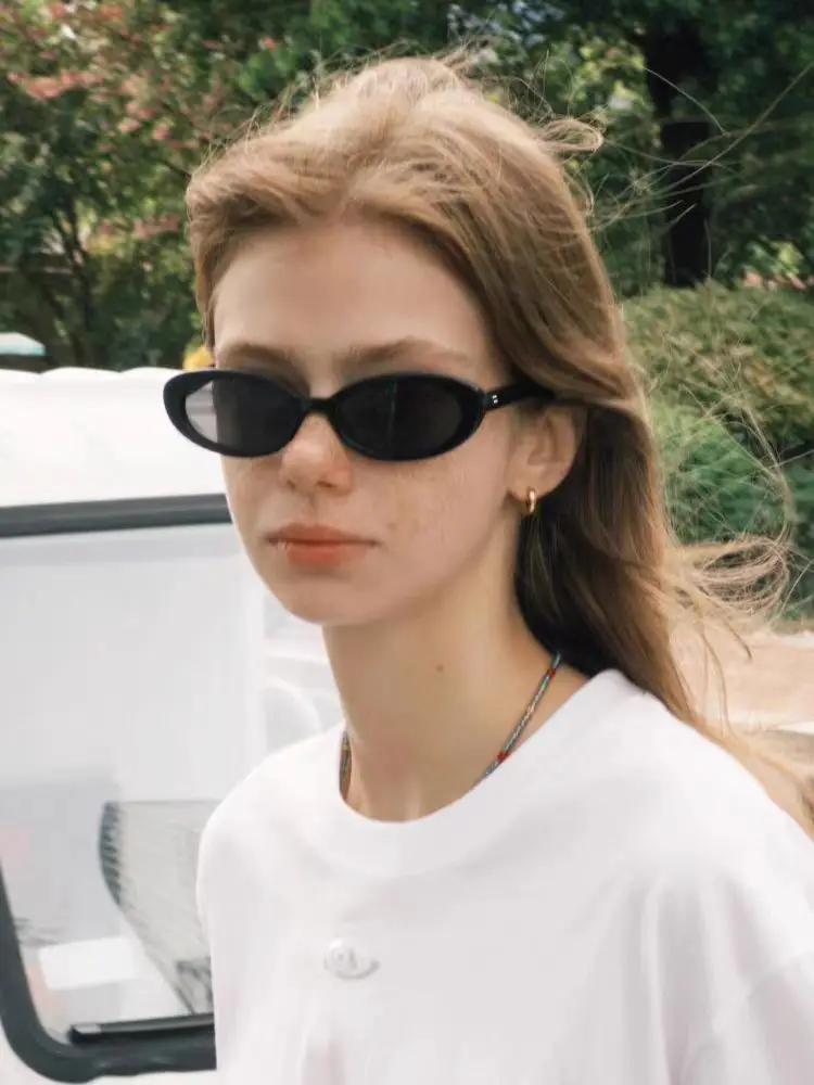 Green Retro Oval Sunglasses for Women — feature 1