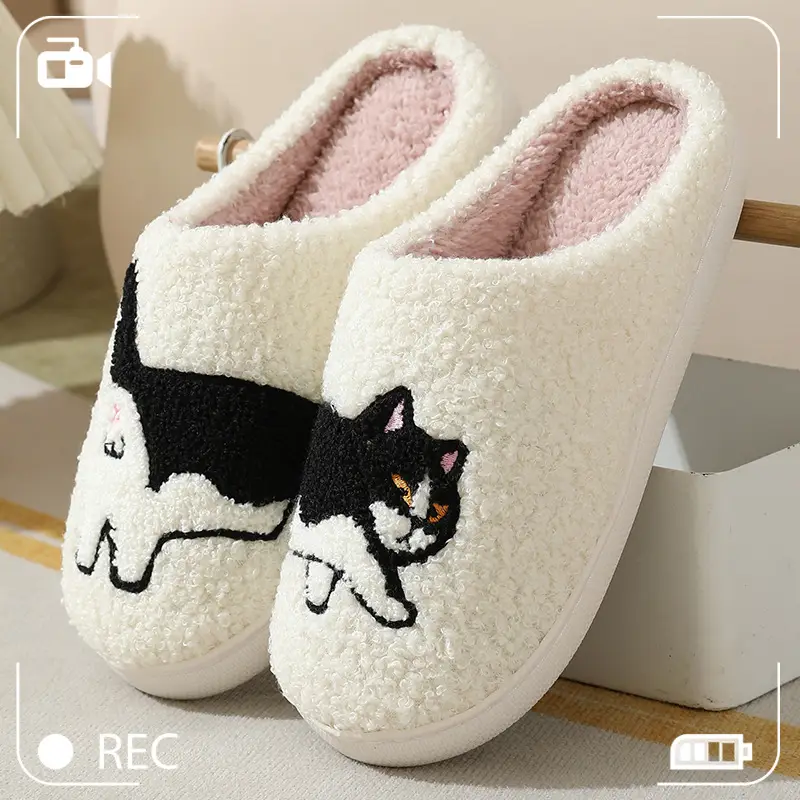 New Comfortable Home Cute Cartoon Kitten Winter Cotton Slippers for Men and Women Couple Warm Indoor Cotton Slippers