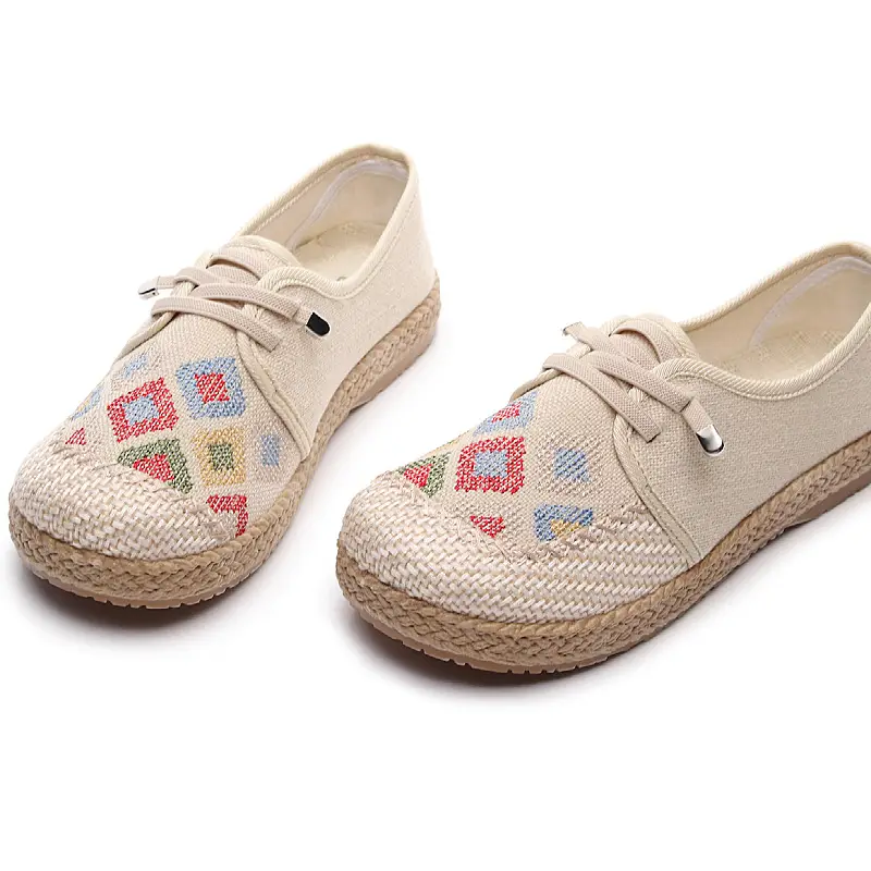 Old Beijing Embroidered Cloth Shoes for Women, Non-Slip Soft Sole Shoes for Middle-Aged and Elderly Mothers, Flat Shoes, Comfortable for Middle-Aged and Elderly People - Image 3