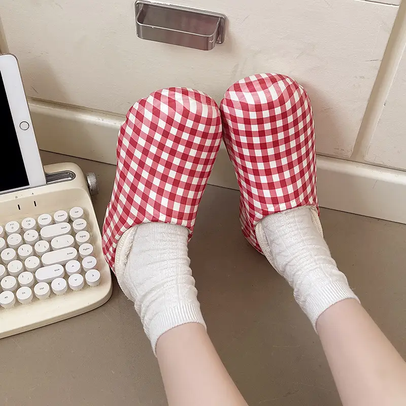 Thickened Winter Cute Cotton Slippers, New Soft-Soled Closed-Back Warm Non-Slip Maternity Postpartum Thick-Soled Surgical Cotton Shoes