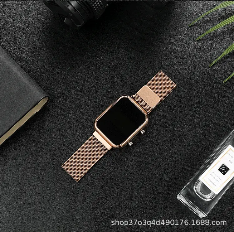 Digital Watch with Alloy Band for Men Women Fashionable Sports Wear — feature 9