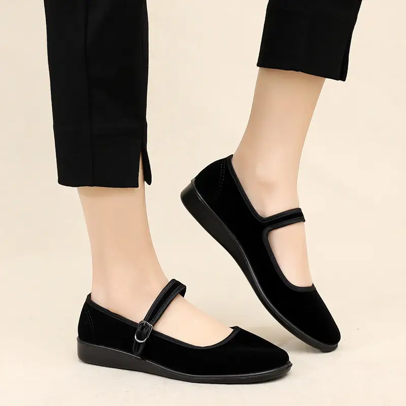 Old Beijing cloth shoes women's flat shoes work shoes women's shoes soft bottom not tired feet mother shoes black shoes dance shoes