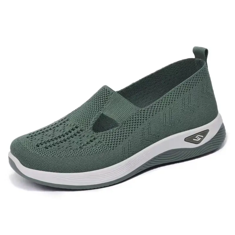 Summer women's shoes old Beijing cloth shoes non-slip hollow breathable lightweight comfortable middle-aged mother shoes a generation of hair - Image 4