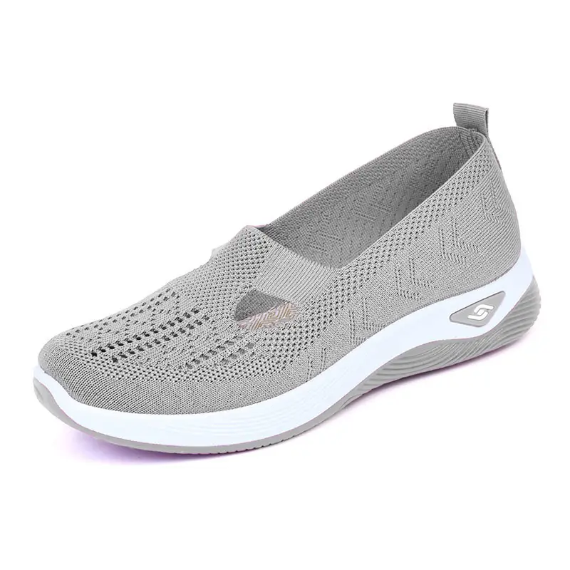 Summer women's shoes old Beijing cloth shoes non-slip hollow breathable lightweight comfortable middle-aged mother shoes a generation of hair - Image 5
