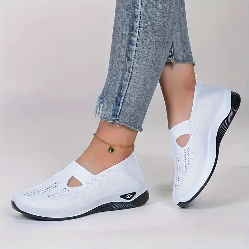 Summer women's shoes old Beijing cloth shoes non-slip hollow breathable lightweight comfortable middle-aged mother shoes a generation of hair - Image 8