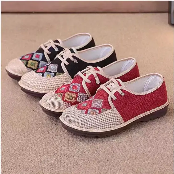 2026 New Style Old Beijing Cloth Shoes for Women, Flat-Soled Shoes for Middle-Aged Mothers, Embroidered Chinese Style, Non-Slip Soft-Soled Comfortable Single Shoes - Image 4