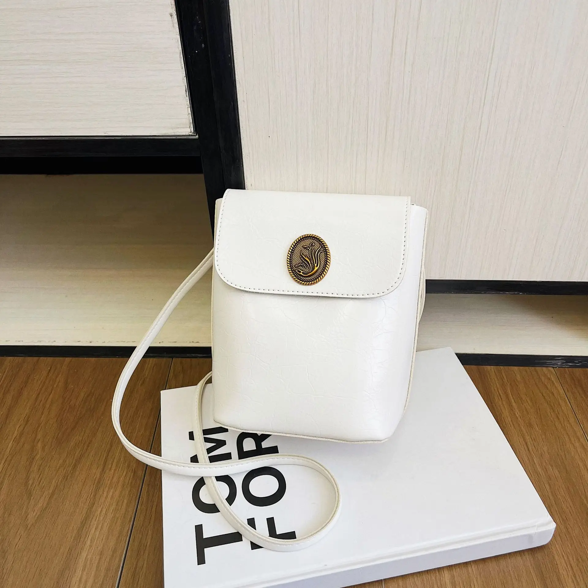 White Mini Mobile Phone Bag Women's Fashion Retro Simple Shoulder Bag — feature 10