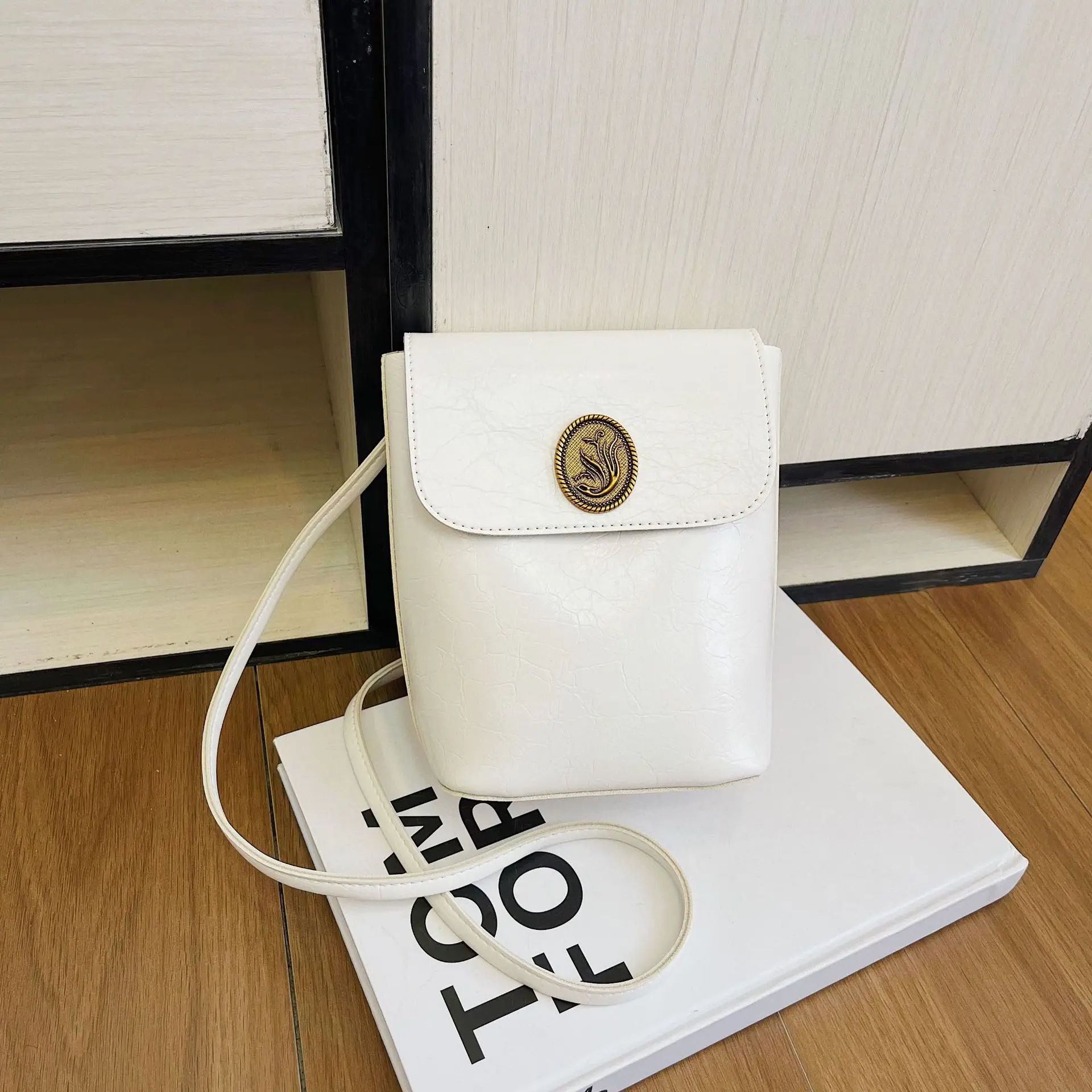 White Mini Mobile Phone Bag Women's Fashion Retro Simple Shoulder Bag — feature 11