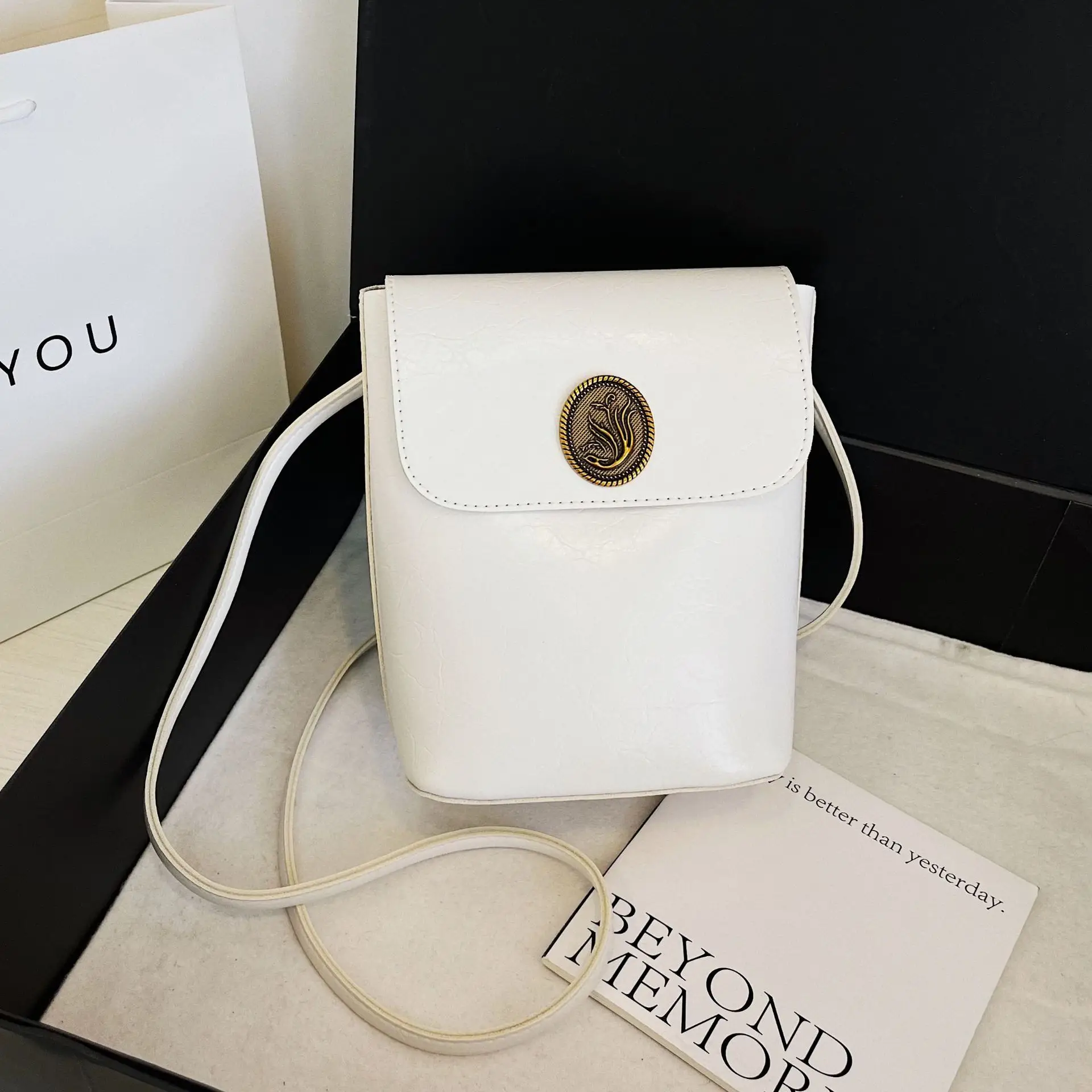 White Mini Mobile Phone Bag Women's Fashion Retro Simple Shoulder Bag — feature 6